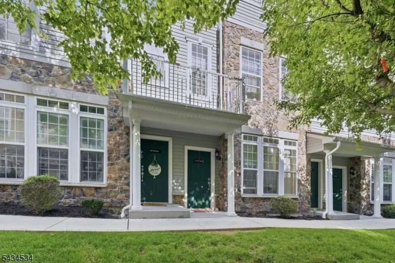 13 Dahlia Ln, Garfield, NJ 07646 - #3