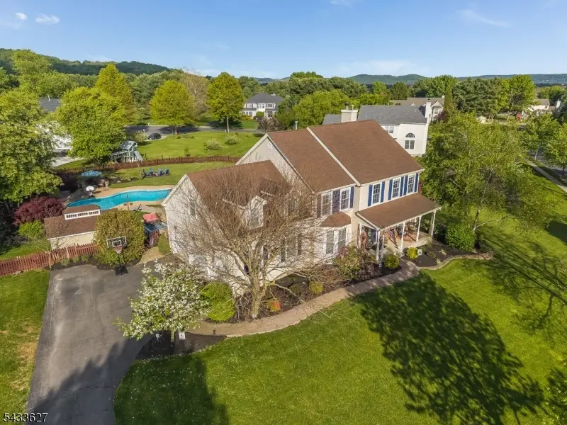 15 Foxwood Ln, Lopatcong, NJ 08865 - #1