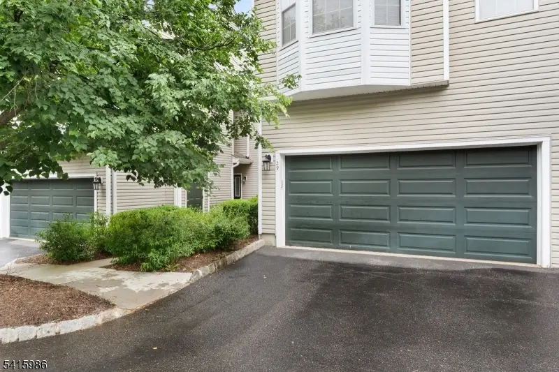 29 Heatherwood Lane, The Hills, NJ 07921 - #1