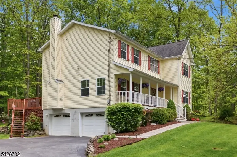 1 Foley Dr, Hampton, NJ 07860 - #3