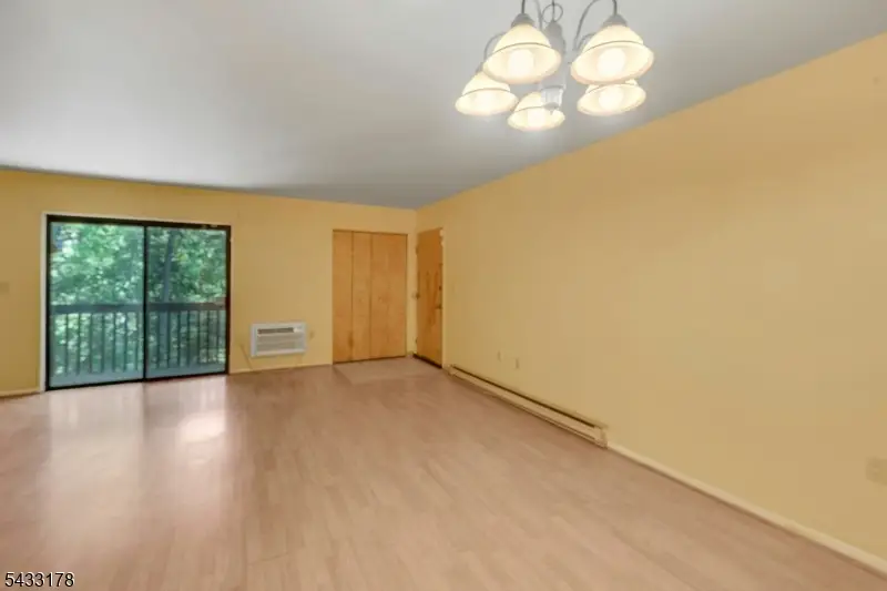666 Mill St, Belleville, NJ 07109 - #3