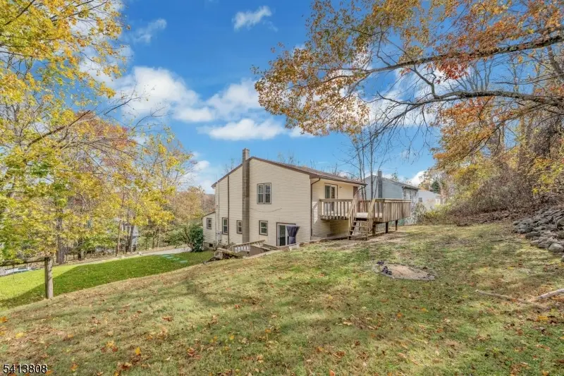 39 Delaware Rd, Upper Greenwood Lake, NJ 07421 - #2