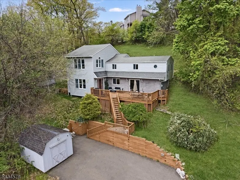17 Albanese Rd, Haledon, NJ 07508 - #1