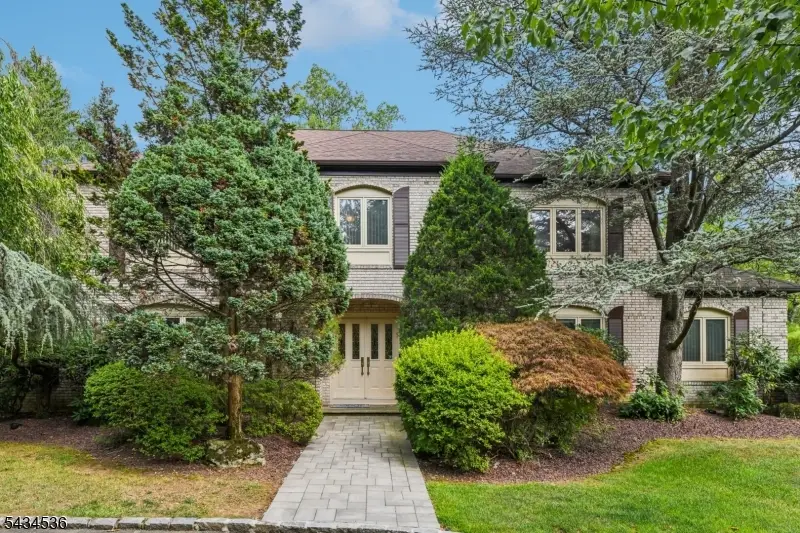 12 Sandalwood Dr, Livingston, NJ 07039 - #1