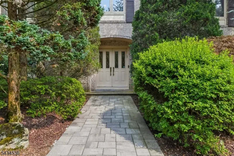 12 Sandalwood Dr, Livingston, NJ 07039 - #3