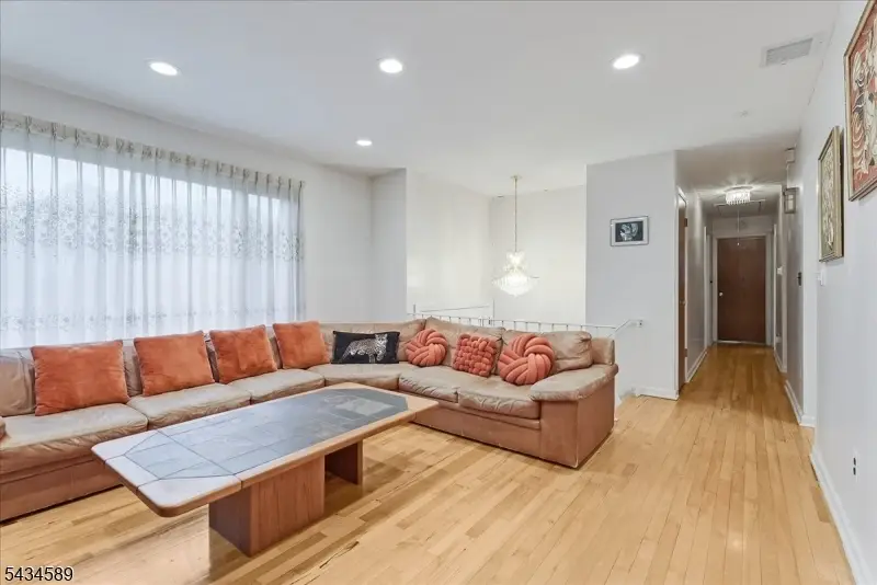 9 Arthur Ter, Livingston, NJ 07039 - #3
