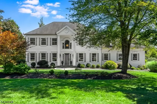 120 Woods End Dr, Bernards Twp., NJ 07920