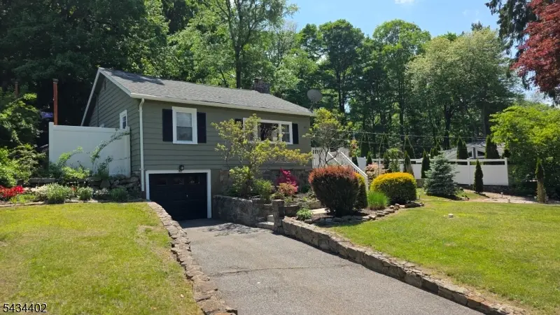37 Grandview Ave, Stockholm, NJ 07460 - #1