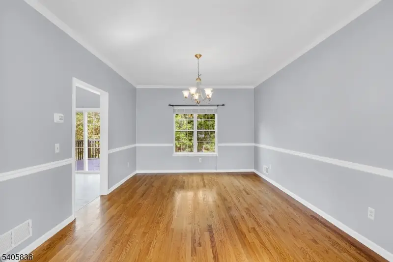 6 Young Way, Bradley Gardens, NJ 08807 - #3