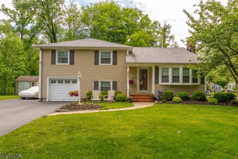 1262 Christine Cir, Scotch Plains, NJ 07076 - #1