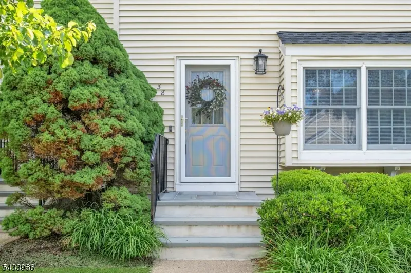 38 Essex Dr, Mendham, NJ 07945 - #3