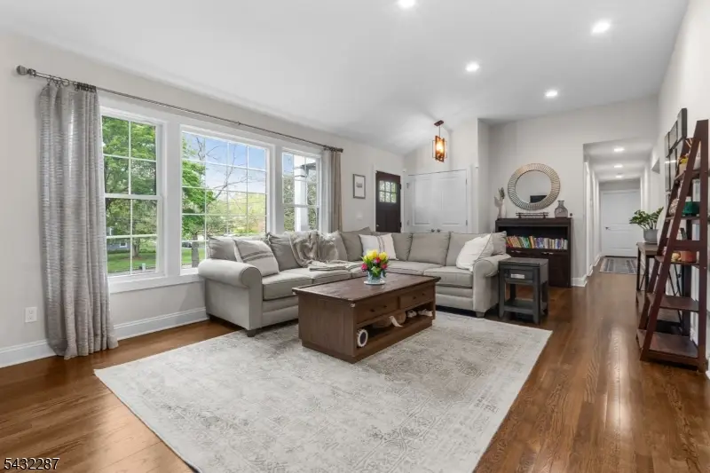 3 Hoffman Ct, Morris, NJ 07960 - #2
