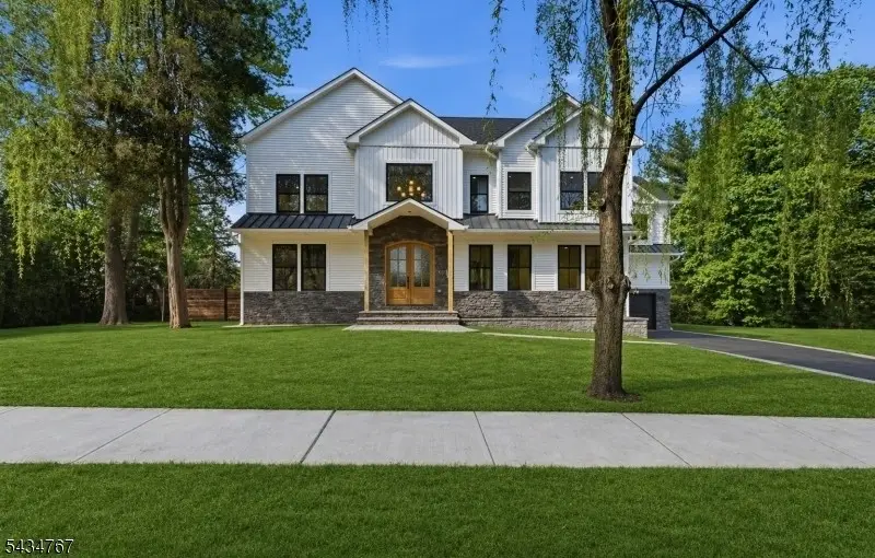 61 Hickory St, Metuchen, NJ 08840 - #1