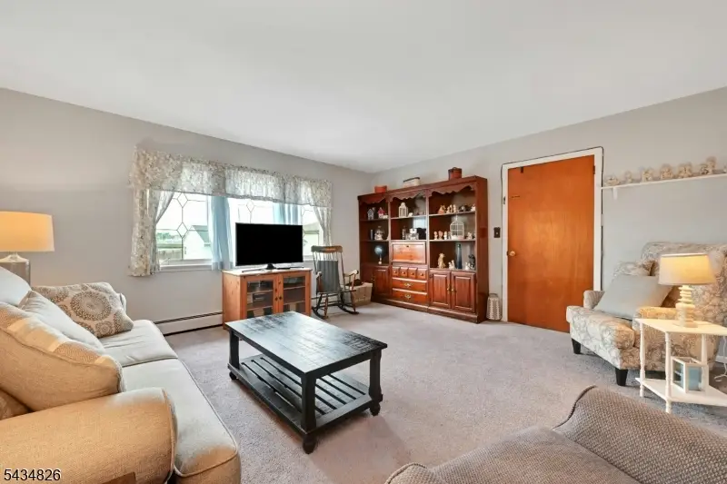 347 Chestnut Ave, South Hackensack, NJ 07606 - #2