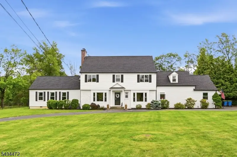 10 Deer Ridge Rd, Bernards, NJ 07920 - #1