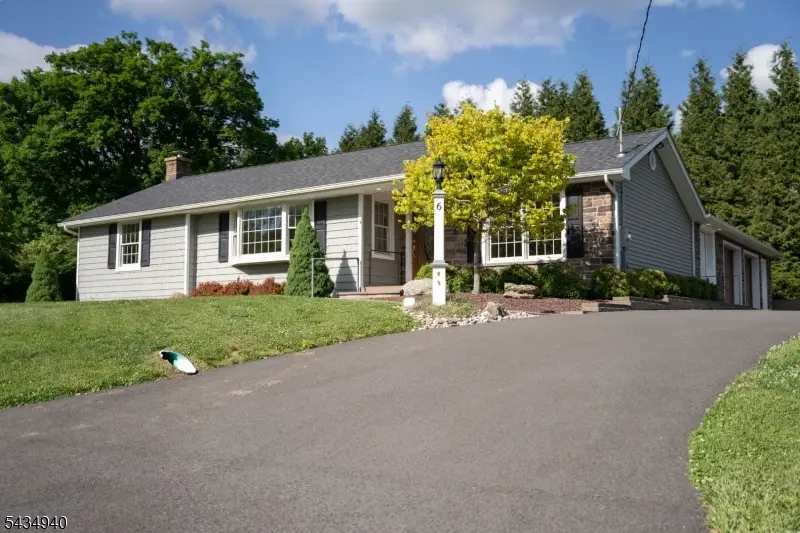 6 Hillside Ln, Holland, NJ 08848 - #1