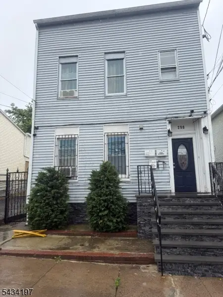 256 Van Houten St, Paterson City, NJ 07501