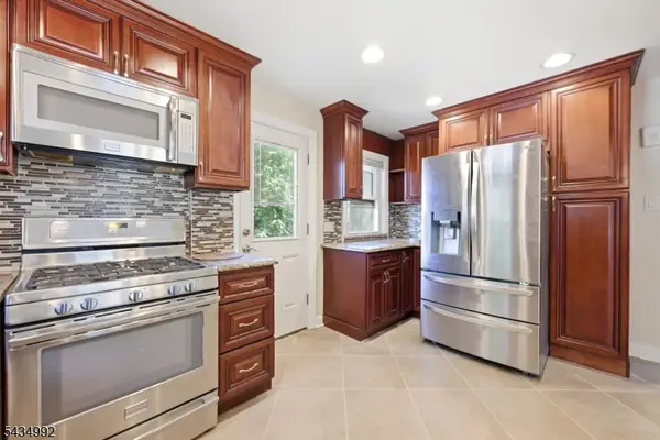 309 Palisade Rd, Elizabeth City, NJ 07208