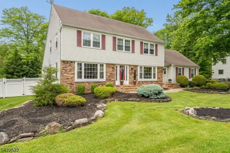 9 Westminster Dr, Clinton, NJ 08801 - #2