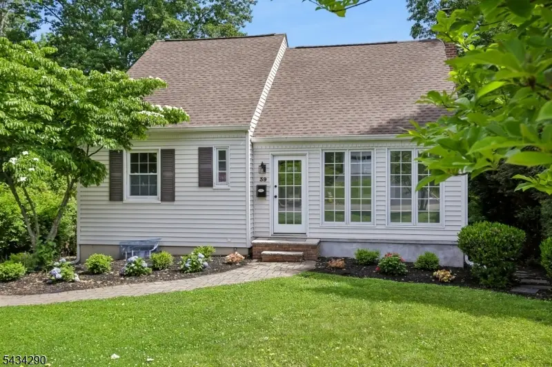 39 Shadylawn Dr, Madison, NJ 07940 - #1