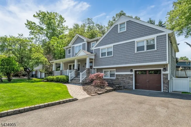 19 De Young Dr, Little Falls, NJ 07424 - #3