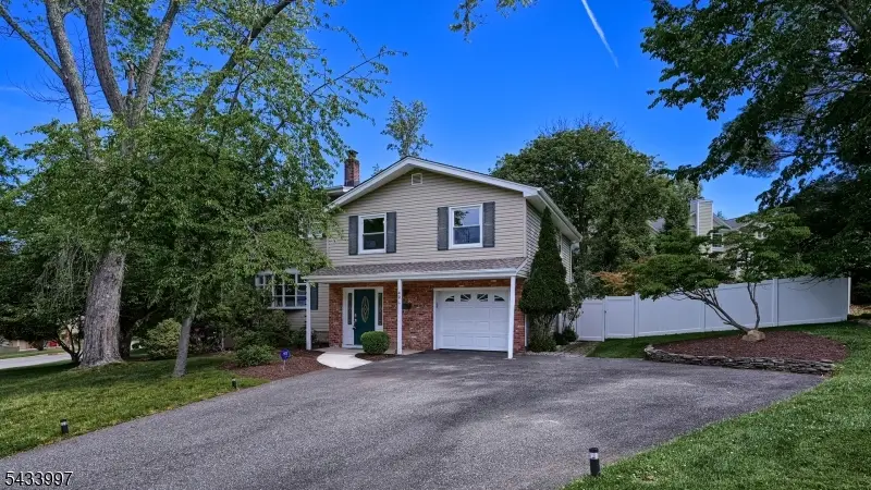 42 Stirling Ln, Wayne, NJ 07470 - #2