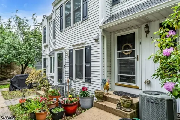 11 Colonial Ct #11, High Bridge Boro, NJ 08829