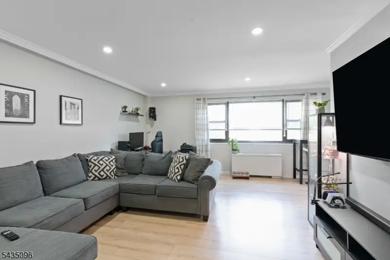25 Grand Ave #1E, Hackensack, NJ 07601 - #3