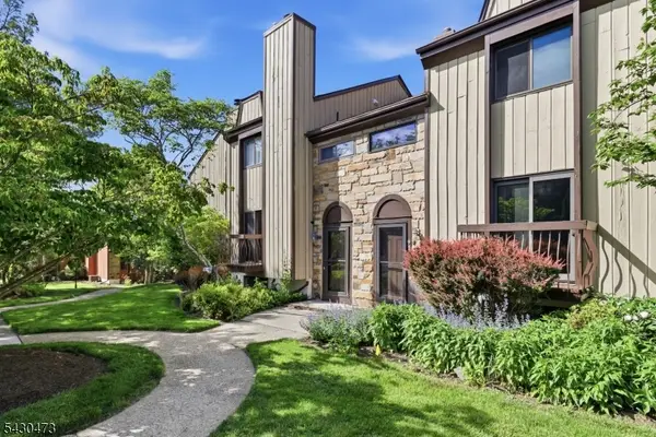 91 Nottingham Sq, Washington Twp., NJ 07853
