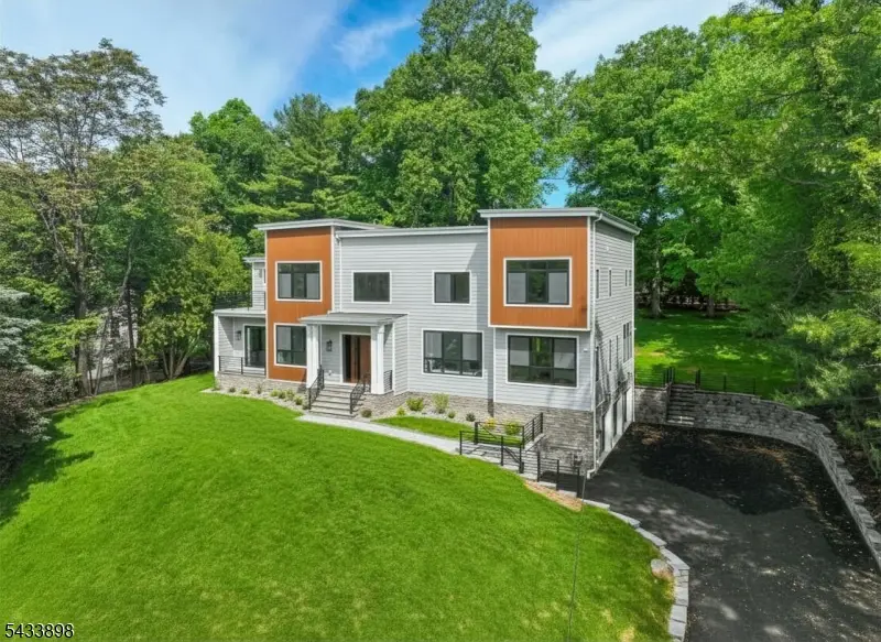 8 Fordham Rd, Livingston, NJ 07039 - #2
