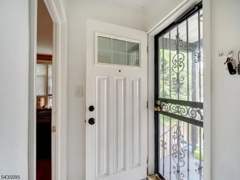 1507 Hiawatha Ave, Hillside, NJ 07205 - #3