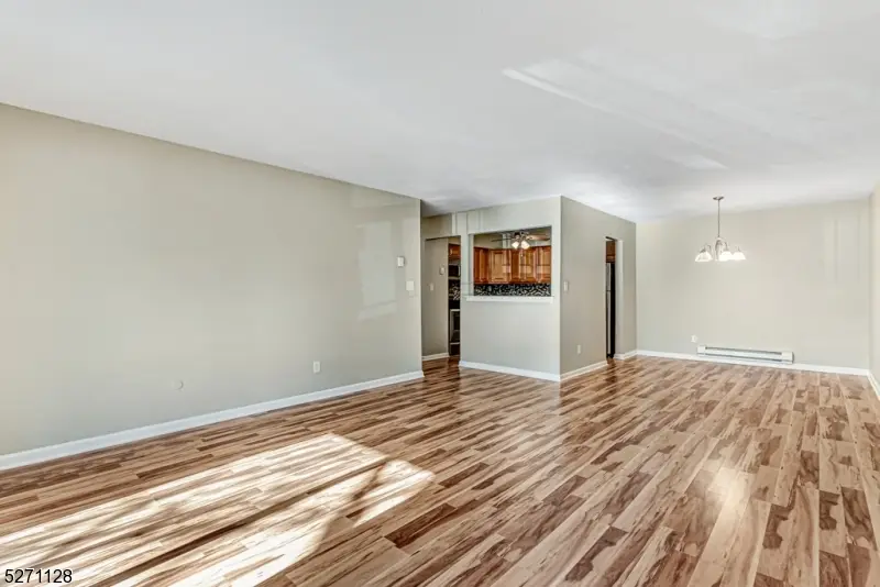 798 Eves Dr #2R, Hillsborough, NJ 08844 - #2