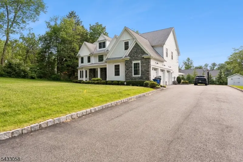 27 Wardle Ave, Berkeley Heights, NJ 07922 - #2