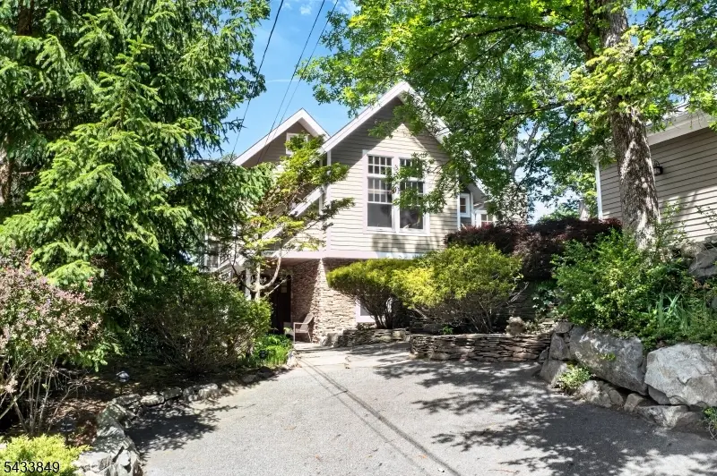 73 South Rd, Bloomingdale, NJ 07403 - #1
