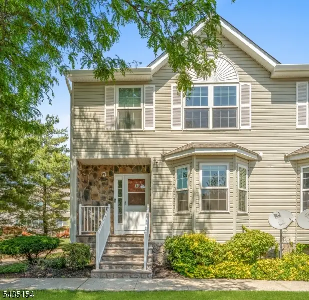 8 Ashley Ct, Franklin, NJ 08873 - #2