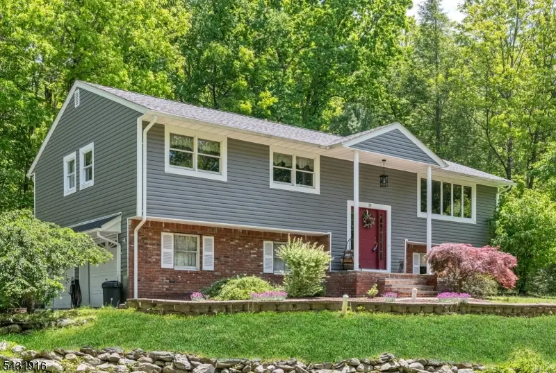 19 Rabbit Run Dr, Newfoundland, NJ 07435 - #1