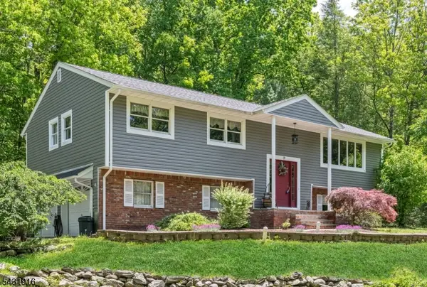 19 Rabbit Run Dr, West Milford Twp., NJ 07435