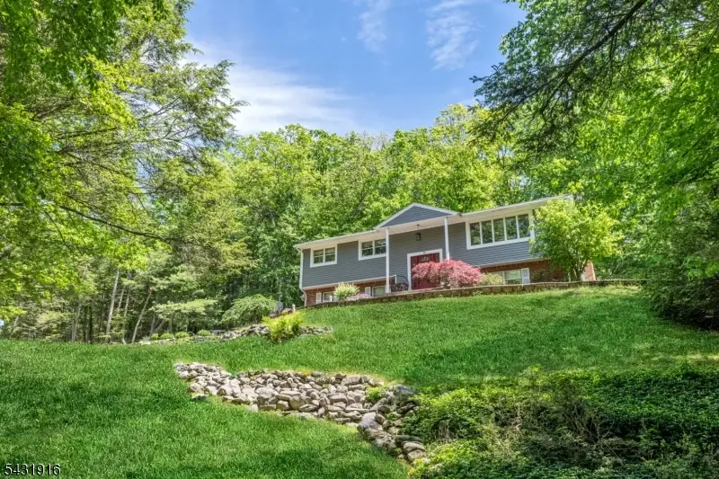 19 Rabbit Run Dr, Newfoundland, NJ 07435 - #2