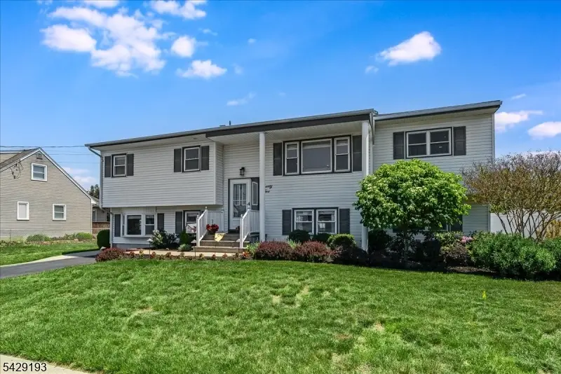 25 Louise Dr, Manville, NJ 08835 - #3