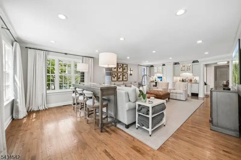 11 Cayuga Way, Millburn, NJ 07078 - #3
