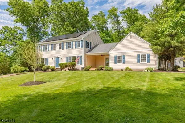 19 Heather Hill Way, Bridgewater Twp., NJ 08807