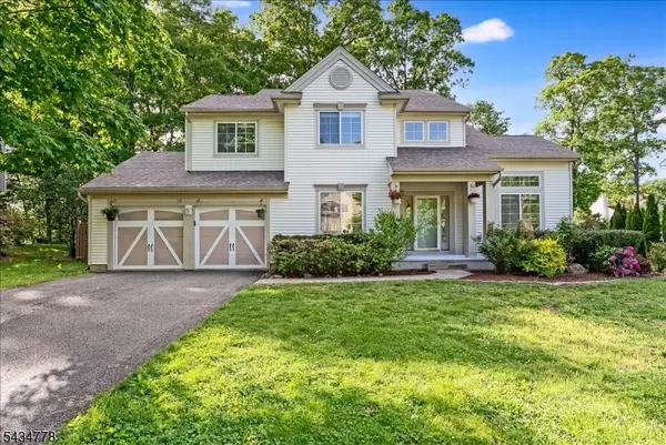 6 Crestwood Cir, Mount Olive Twp., NJ 07828