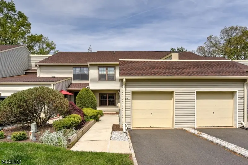 615 Revere Ct, Raritan, NJ 08822 - #1