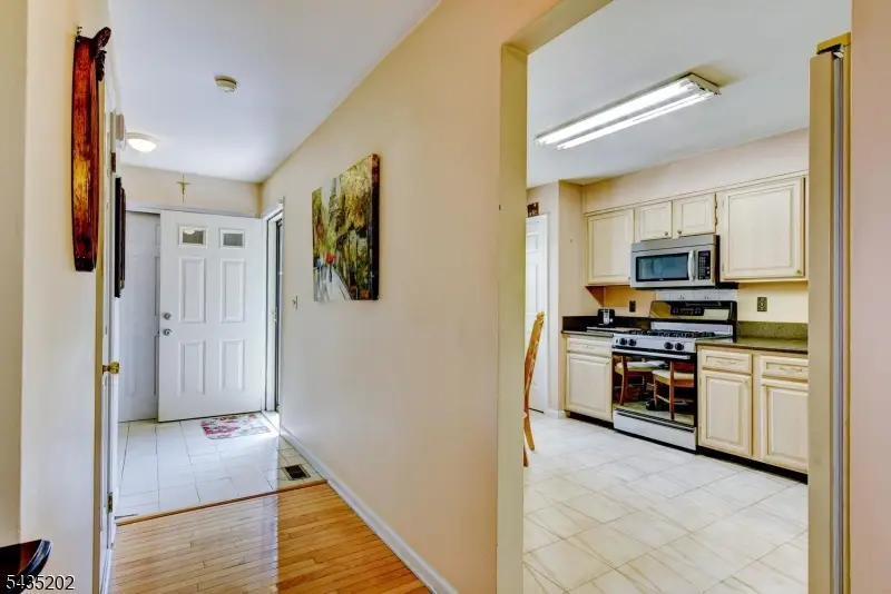 615 Revere Ct, Raritan, NJ 08822 - #2
