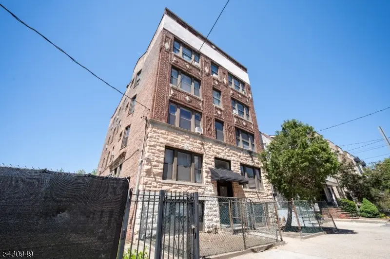 81 Romaine Ave Apt 2l, Jersey City, NJ 07306 - #2
