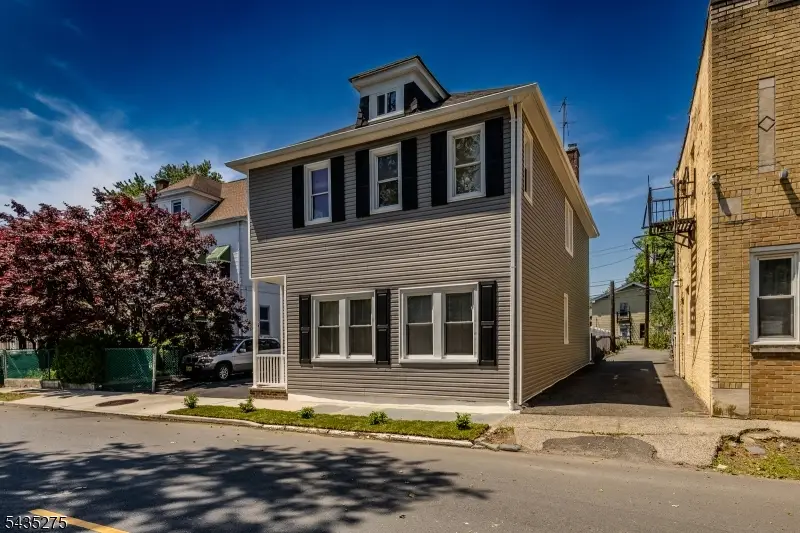 221 N Park St, East Orange, NJ 07017 - #2