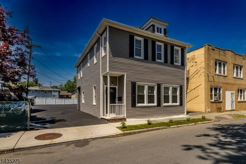 221 N Park St, East Orange, NJ 07017 - #3