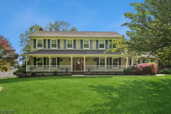 4 Amherst Dr, Washington Twp., NJ 07853