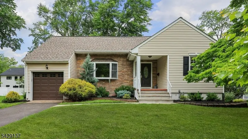 211 Cranford Ave, Cranford, NJ 07016 - #1