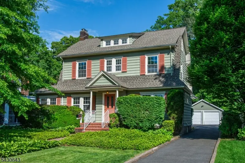 39 Essex Ave, Montclair, NJ 07042 - #1